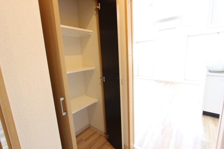 クレストヒル御殿 収納