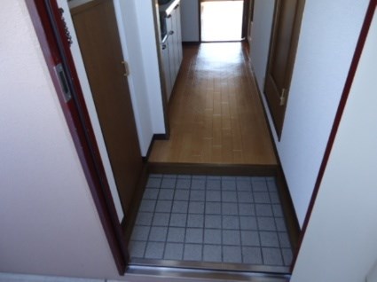 ルースヤハタ 玄関