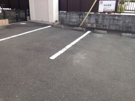 ウィルモア吉栄 駐車場