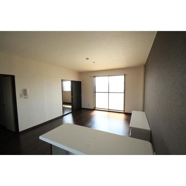 サンジュエール リビング