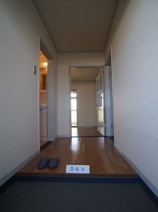ナタリーヒルズ 玄関