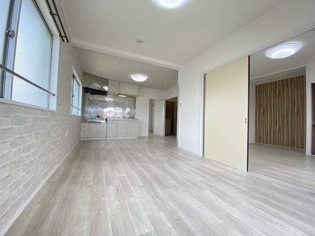 イーグルホワイト リビング