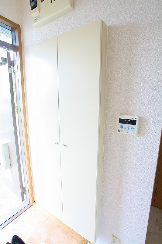 シェモアC 玄関