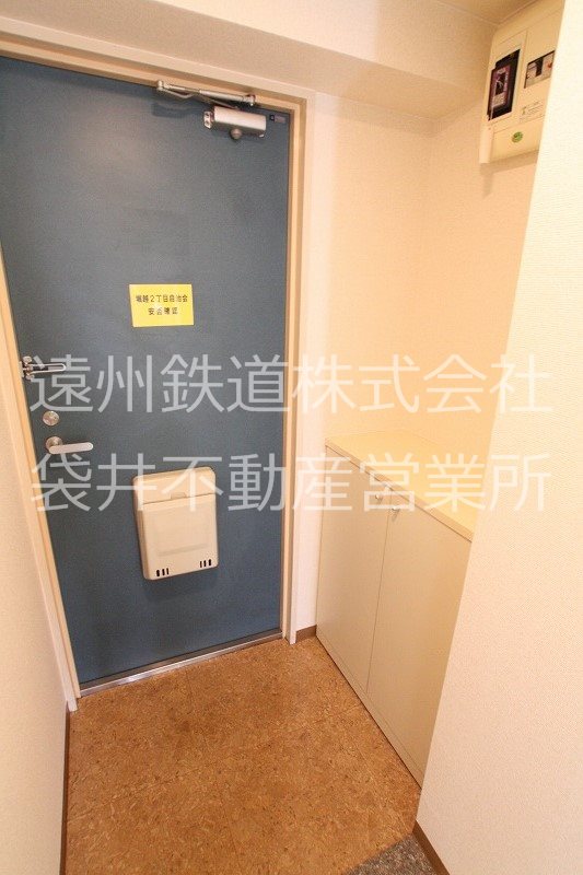 クラウンハイツ 玄関