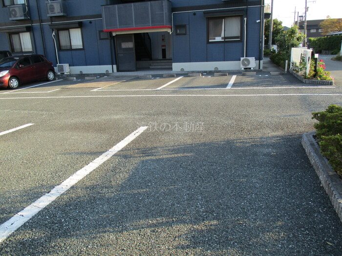 プリムヴェール 駐車場