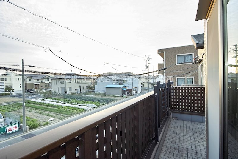 曳馬3丁目6-20,21,22貸家　＊  ベランダ