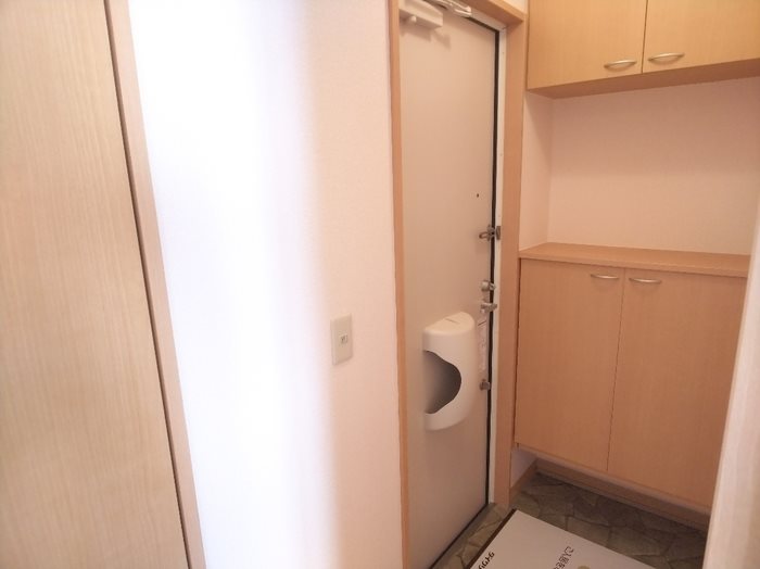 ツイトローネ　Ｂ 玄関