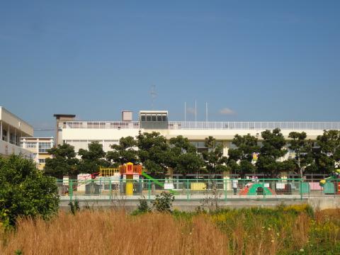 半田山５丁目貸家Ｂ ホームセンター