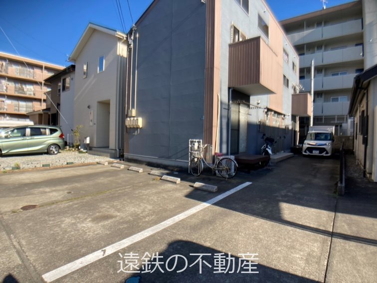 ウェルネス高丘 駐車場