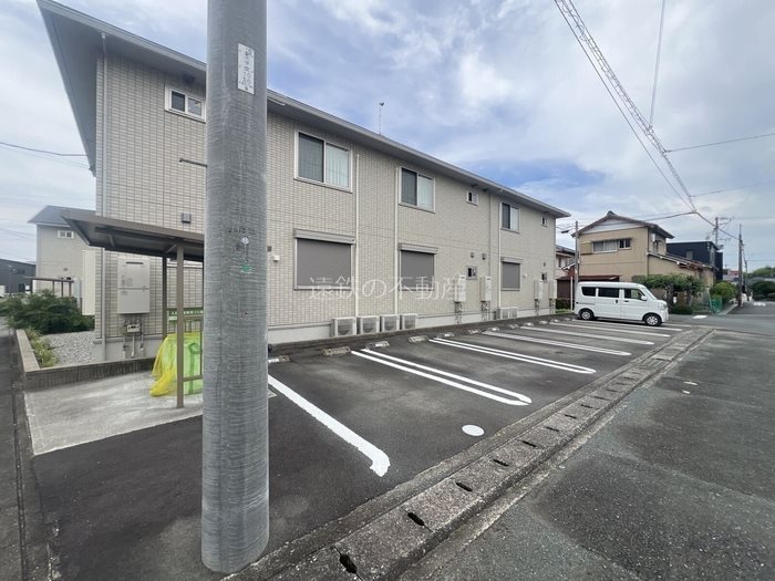 ＭＯＲＥ　B 駐車場