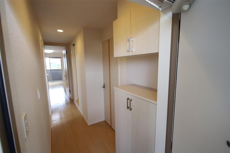 ラ・ファミーユ 玄関