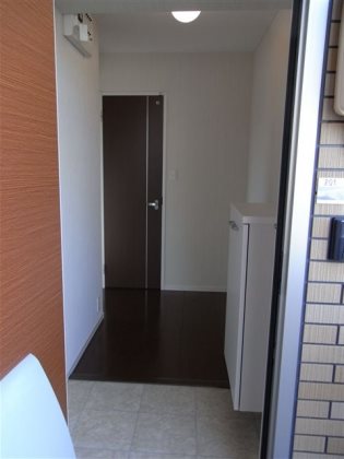 ルミエール北島II 玄関