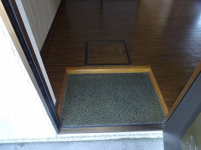 コーポフェニックス 玄関