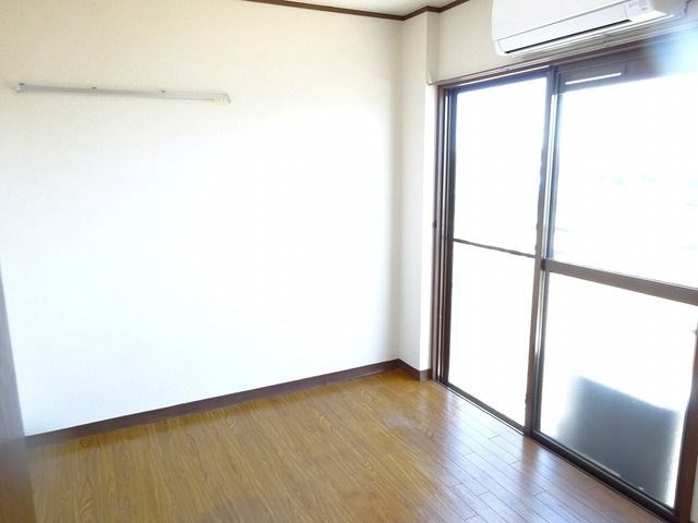 コーポフェニックス リビング