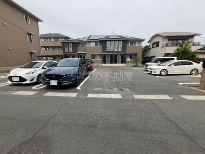 アンソレイエ 駐車場