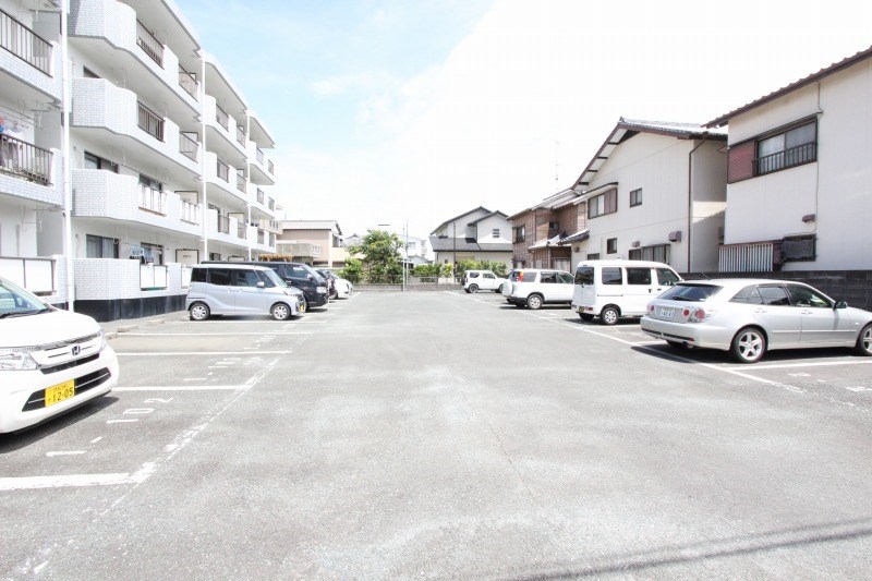 マンハイム伊藤Ⅱ 駐車場