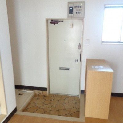 コーポハピネス 玄関