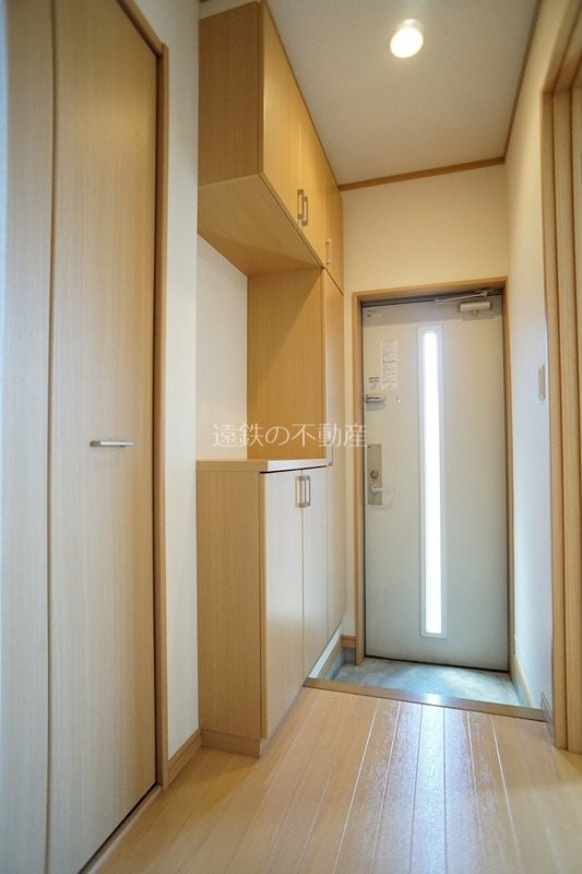エムズコート春岡 玄関