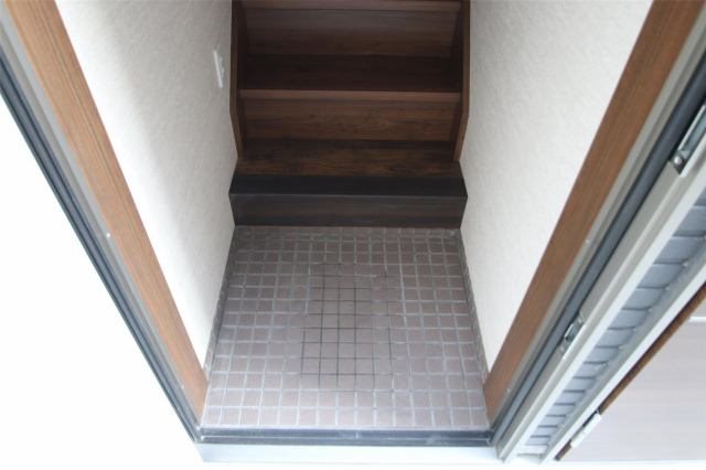 ルプゼ城北 玄関