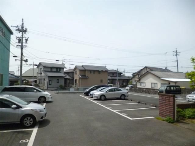 サンリバーM 駐車場