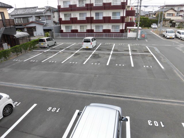 マンションアカンサスⅢ 駐車場
