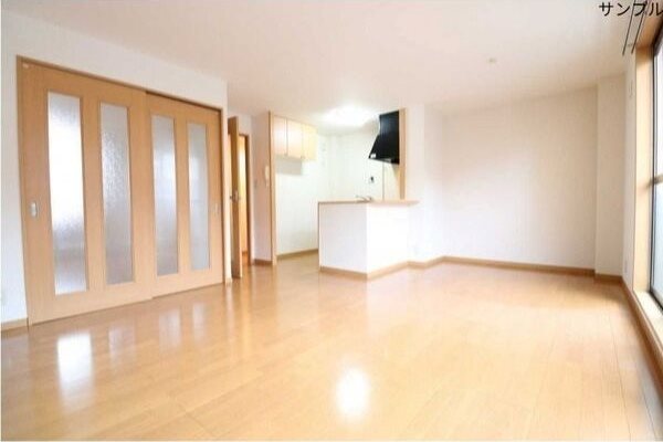 サープラス愛野 リビング