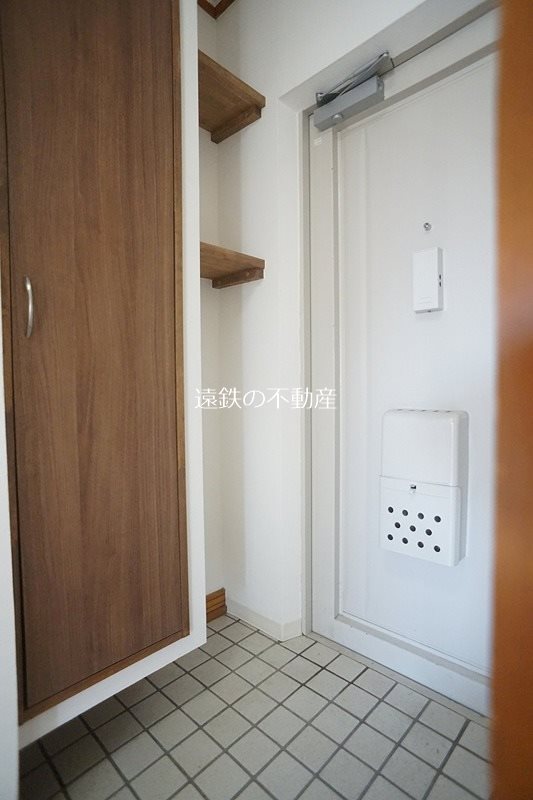 クラストA 玄関