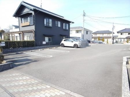 Les Muses　Ⅱ　（レミューズ） 駐車場