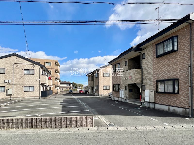 ルピナス花 駐車場