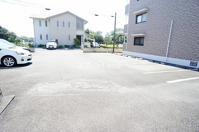 サンデリアーナムーン 駐車場