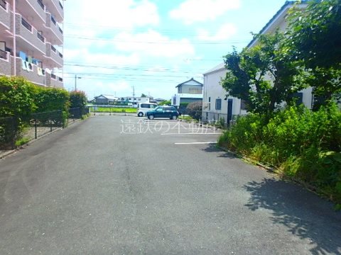 ゼフィール 駐車場