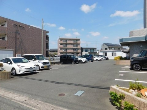 スカイガーデン 駐車場