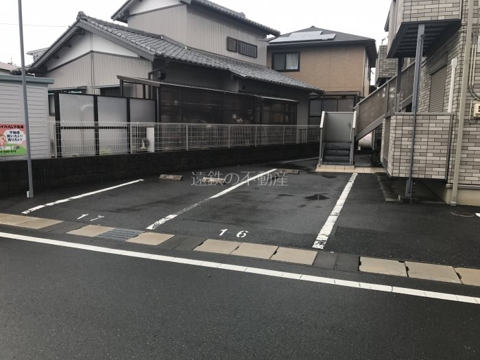 タウンコートB 駐車場