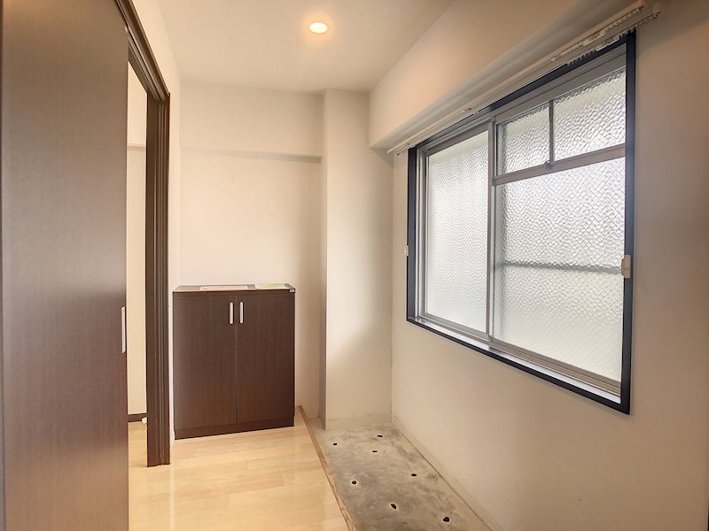 ＰＩＶＯＴマンション広沢 玄関