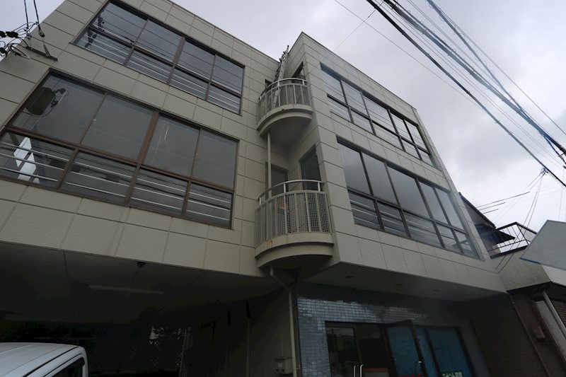 高山ビル エントランス