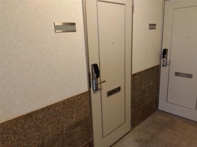 セゾンド・エル新津 玄関