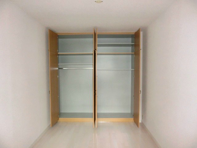 ブライティ広沢 収納