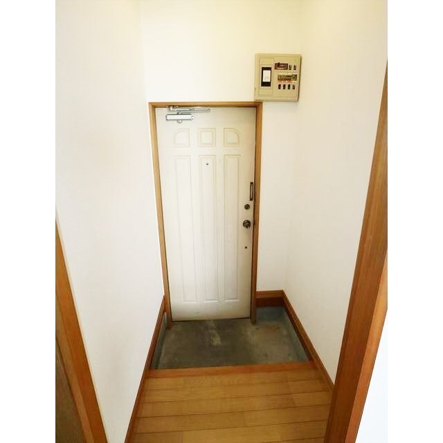 コーポイマダ 玄関