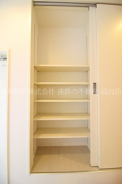 キャレブラン初生 収納