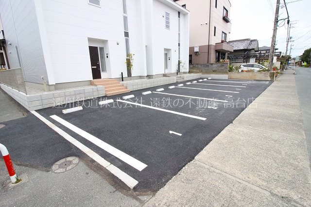 キャレブラン初生 駐車場