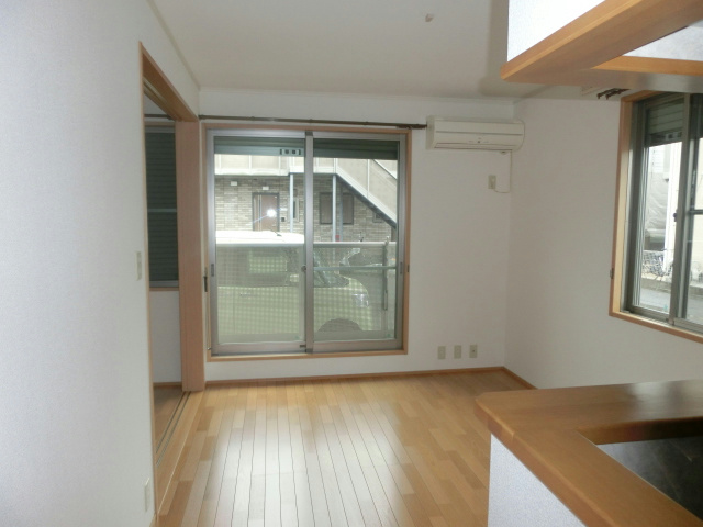 ドエル志都呂Ｂ リビング