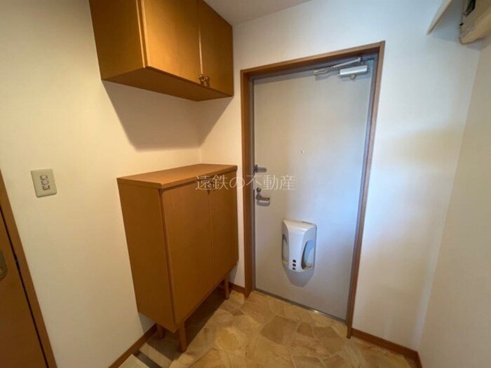 パレット名塚 玄関