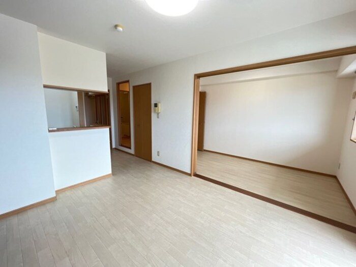 パレット名塚 リビング