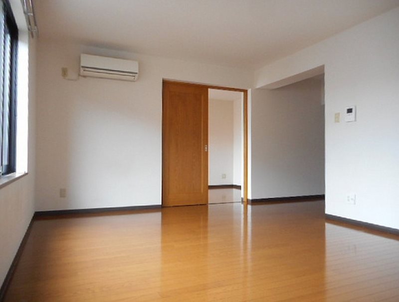 ピュアライフ天神 リビング