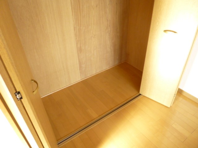 シャトレ弐番館 収納