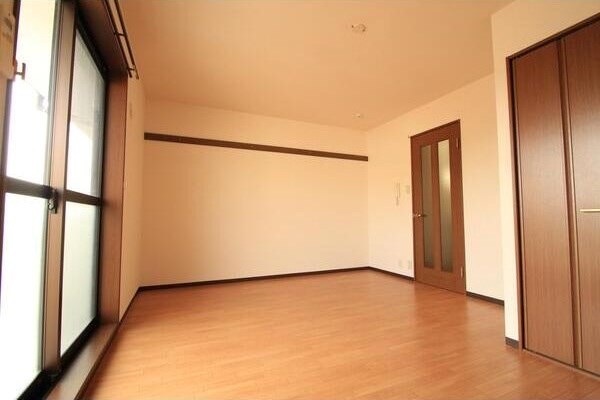 カズⅢ ベッドルーム