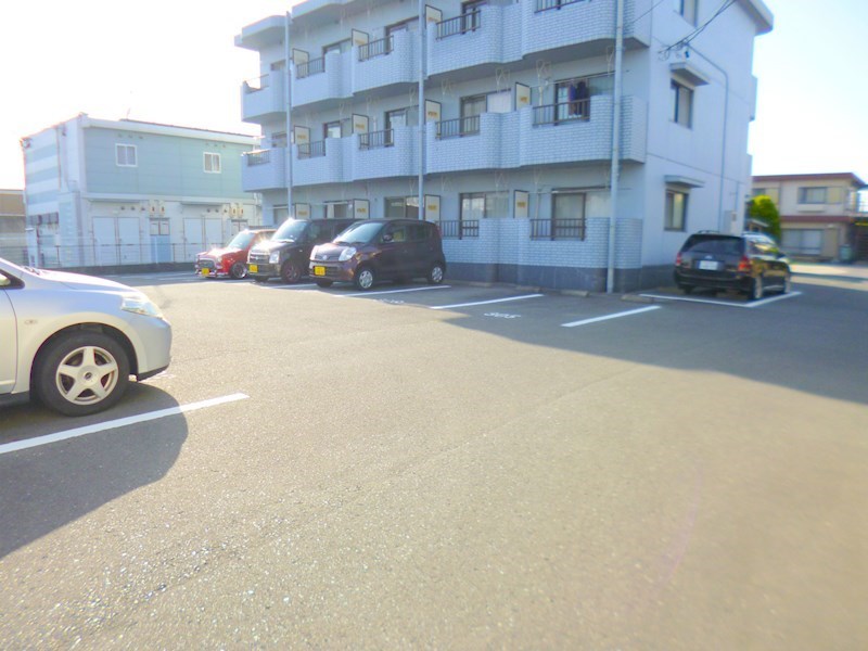 ピュア 駐車場