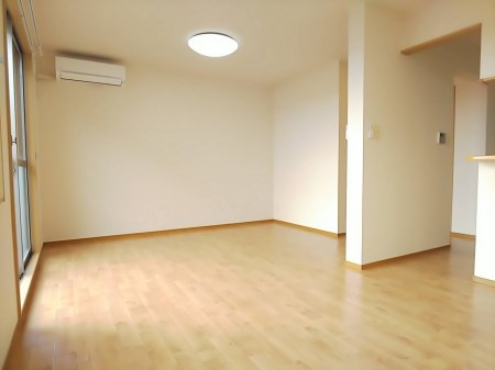 グレイスランド春岡 リビング