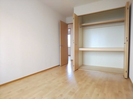 グレイスランド春岡 ベッドルーム