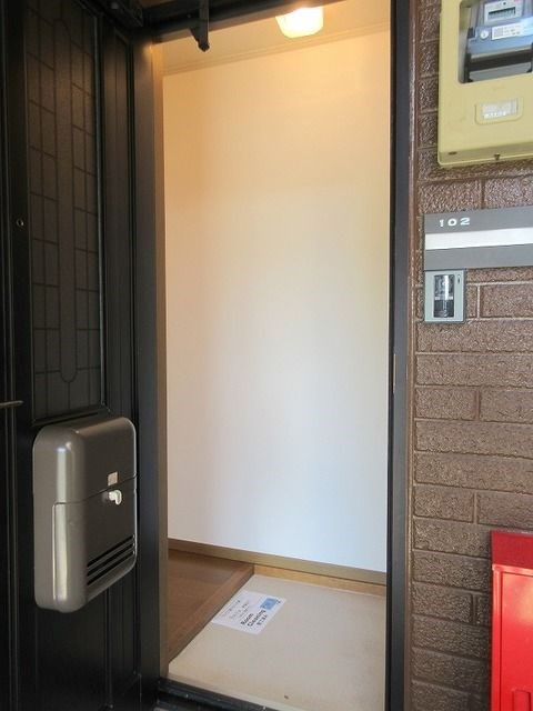 メルヴェーユA 玄関